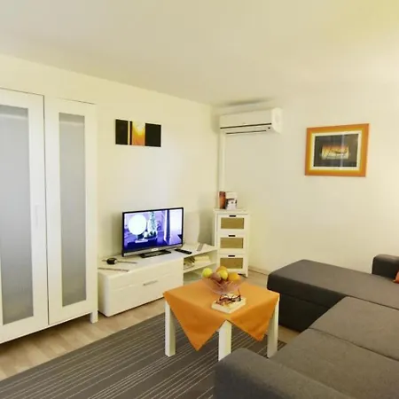 In With Terrace, Air Conditioning, Wi-fi
