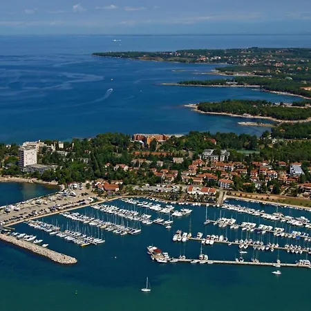 In With Terrace, Air Conditioning, Wi-fi Savudrija