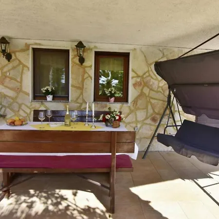 In With Terrace, Air Conditioning, Wi-fi Savudrija